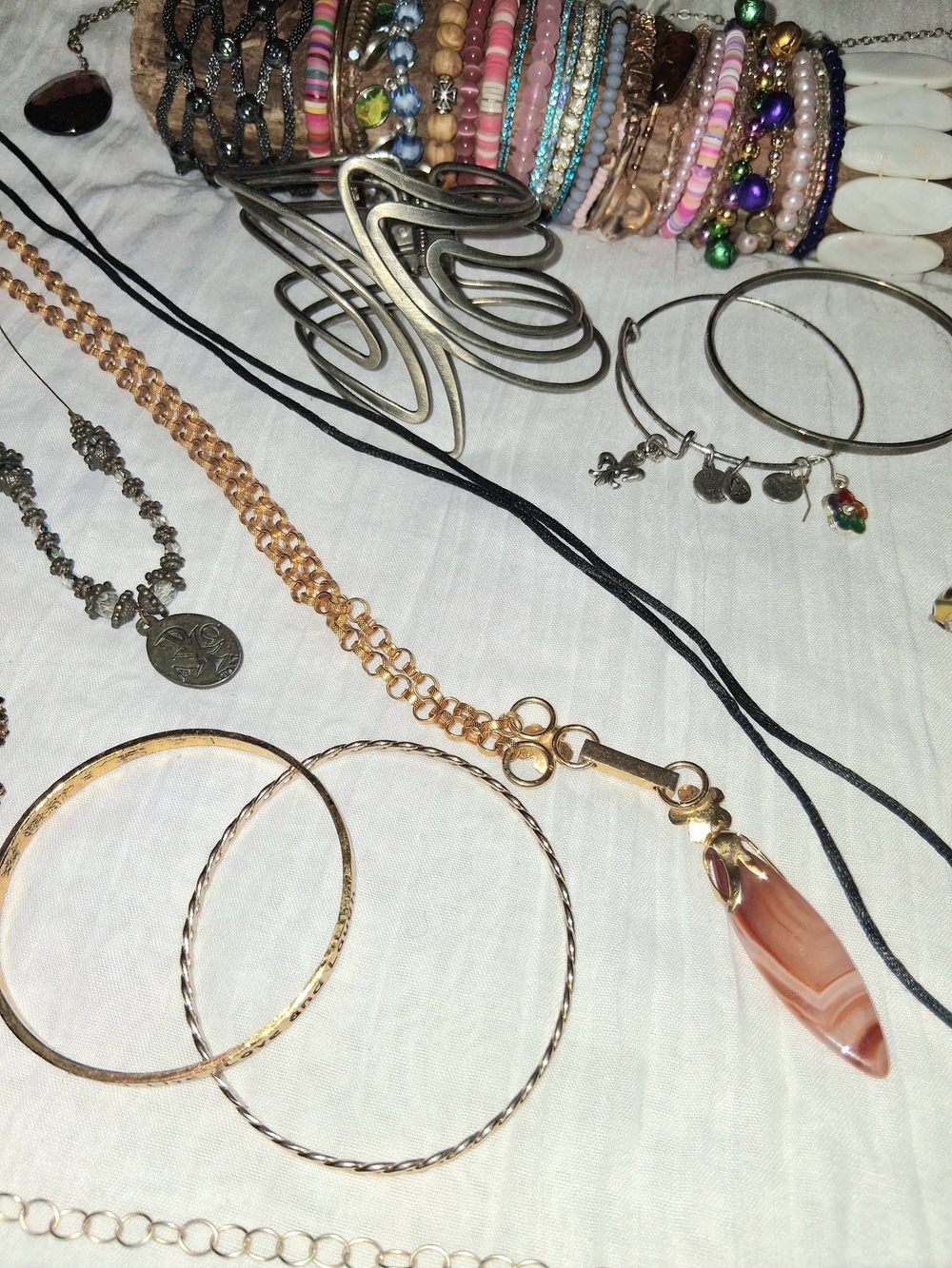 Large Fashion Jewelry Lot Mixed Signed - Picture 10 of 10